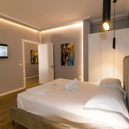 Nikaj Premium 公寓 *