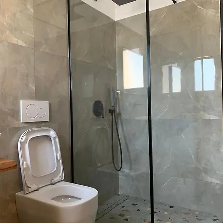 Nikaj Premium * Vlorë