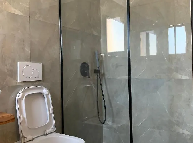 Nikaj Premium * Vlorë